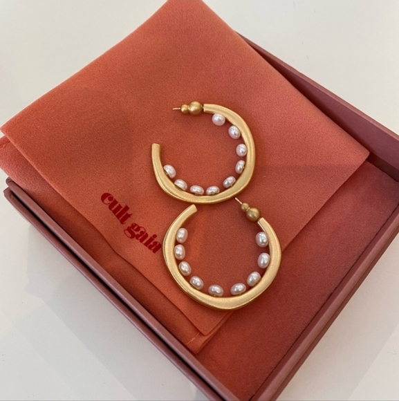 Cult Gaia Pearl Hoop Earrings - Picture 3 of 7